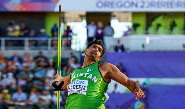 arshad-nadeem-tears-record-books-to-win-javelin-gold-at-cwg