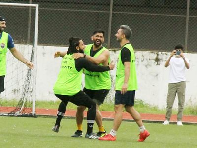 heart-warming-photos-of-ranveer-singh-ms-dhoni-playing-football-together-go-viral