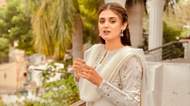 hira-mani-takes-a-jab-at-pm-imran-khan-saying-he-should-allow-people-to-worry