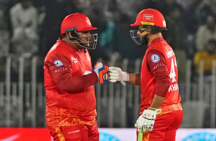 islamabad-united-edge-gladiators-to-qualify-for-psl-8-playoffs
