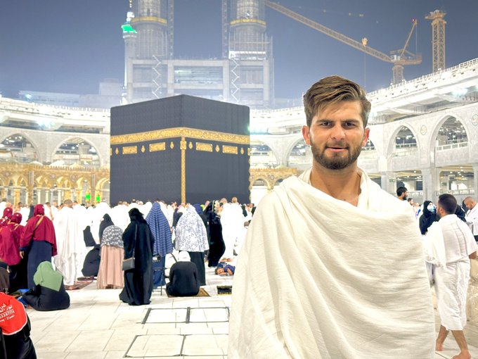 pacer-shaheen-shah-afridi-performs-umrah