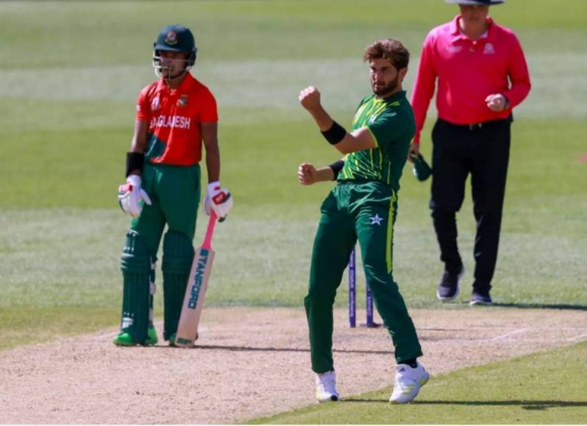 pakistan-beat-bangladesh-by-five-wickets-to-reach-t20-world-cup-semis