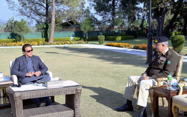 pm-imran-khan-coas-qamar-bajwa-discuss-professional-matters-pertaining-to-pak-army