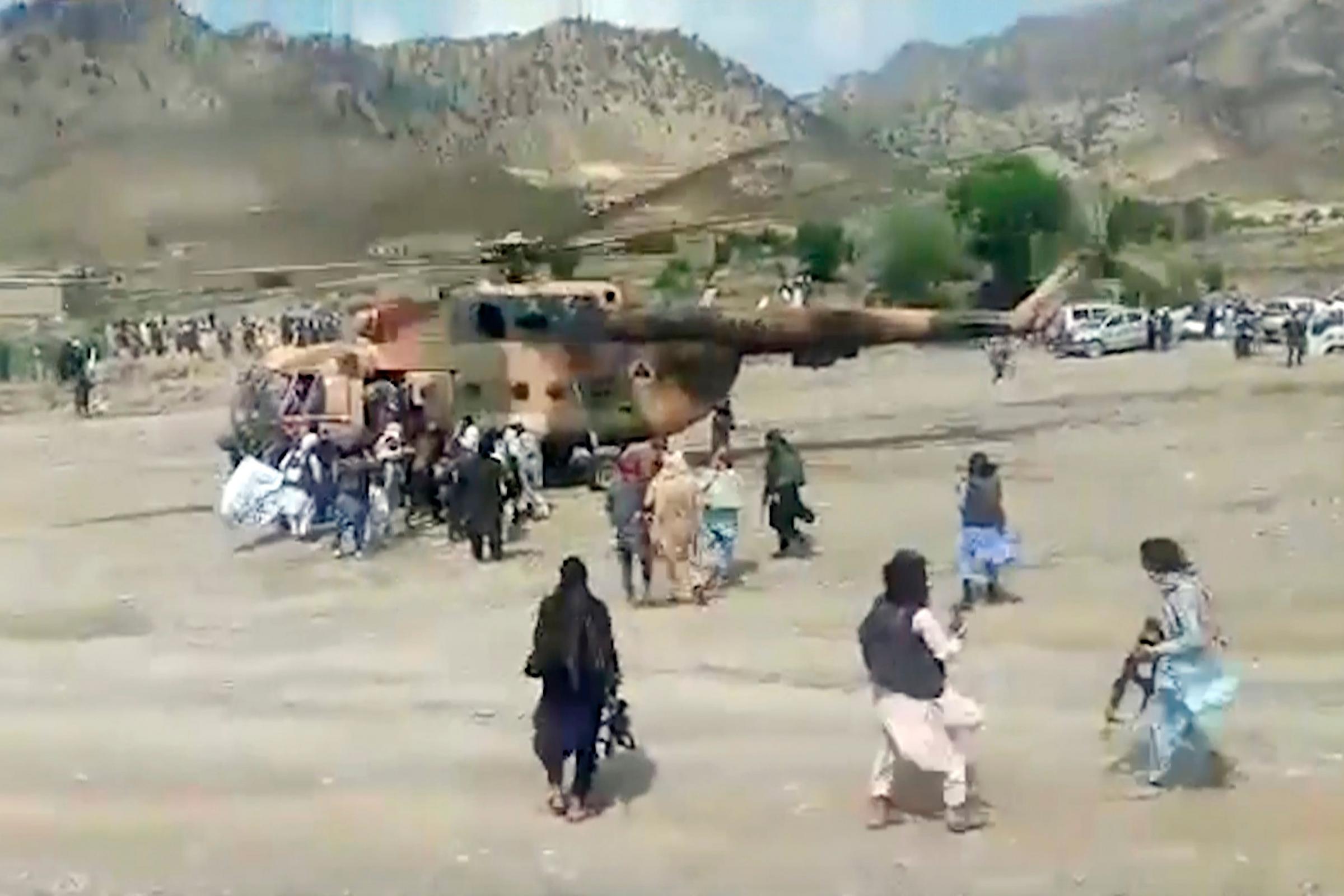 strong-earthquake-kills-920-in-afghanistan-one-in-pakistan