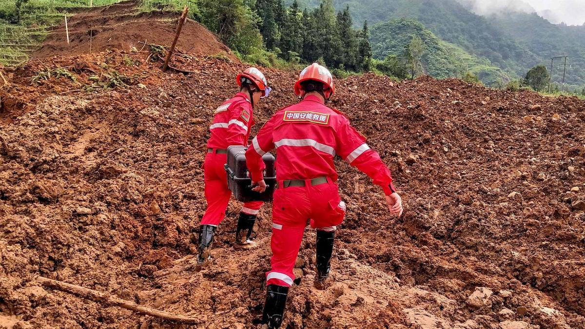 china-landslide-death-toll-rises-to-36-with-15-still-missing