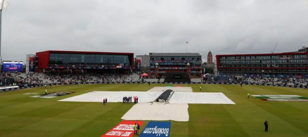 rain-hit-india-new-zealand-world-cup-semi-finals-to-continue-tomorrow