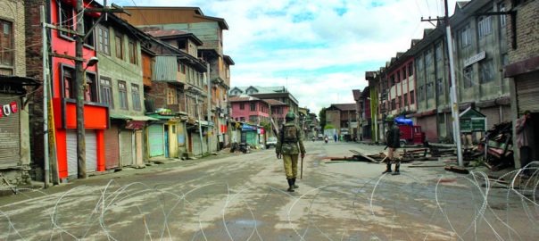 curfew-communication-blackout-continue-on-7th-day-in-iok