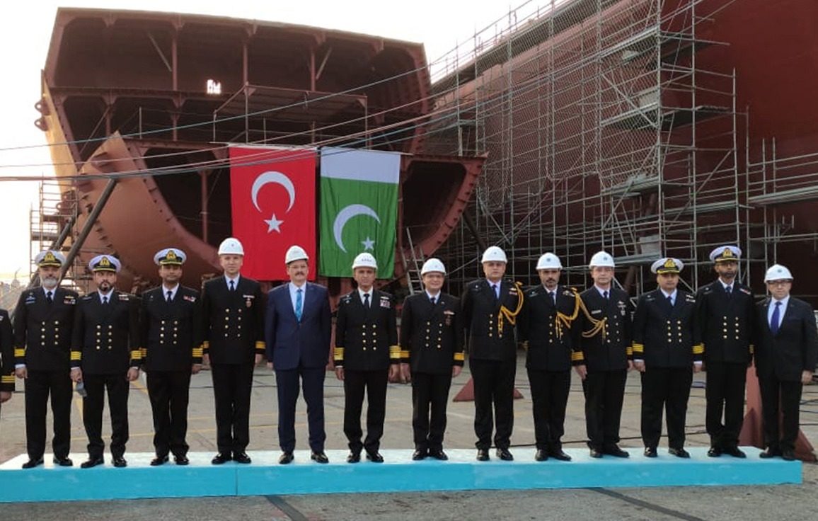 naval-chief-visits-turkish-naval-shipyards