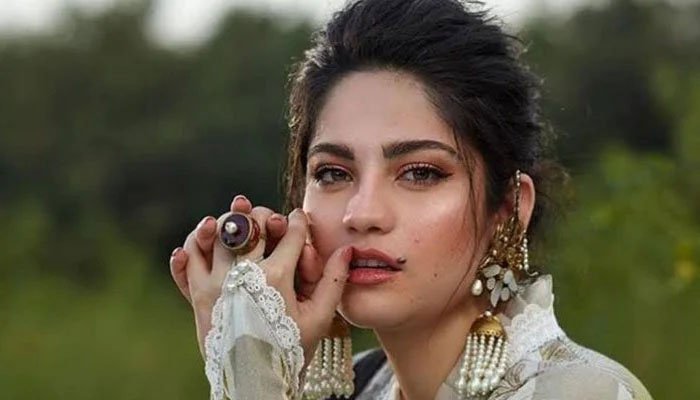 neelam-muneer-defeats-covid-19-and-thanks-fans-for-prayers