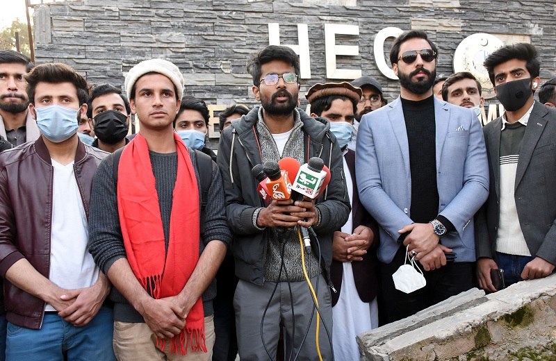 cases-registered-against-500-student-protesters-in-lahore