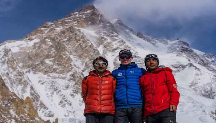 k2-expedition-pakistan-assures-chile-of-all-possible-efforts-to-trace-missing-mountaineers