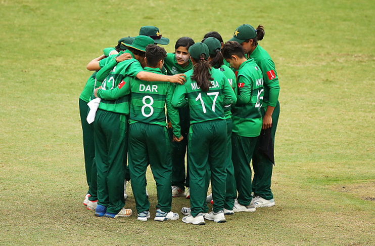 pakistan-women-cricketers-reach-zimbabwe-on-a-first-international-tour