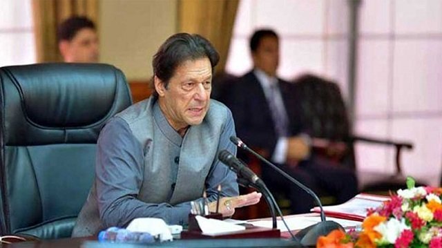 pm-imran-promises-to-visit-quetta-once-hazaras-bury-slain-miners