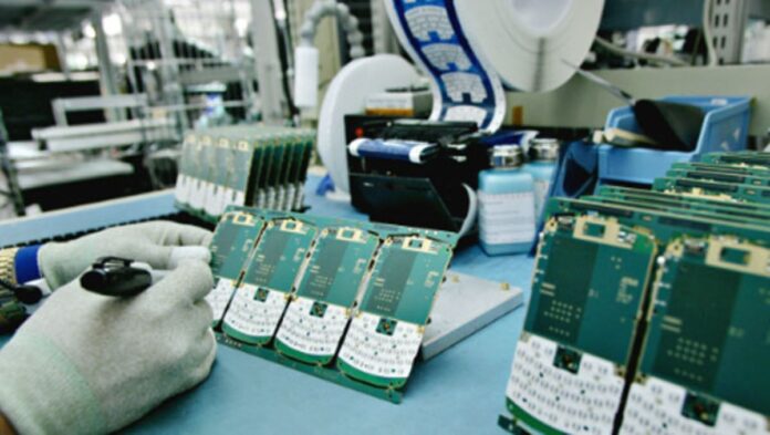 18-14-million-mobile-phones-locally-manufactured-in-pakistan-in-10-months