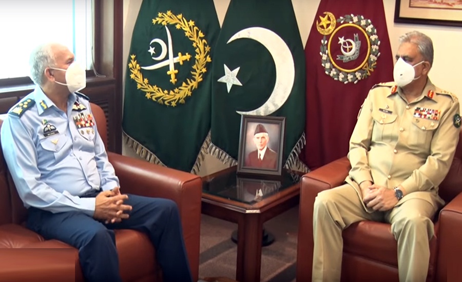 air-chief-pays-farewell-call-on-coas-bajwa