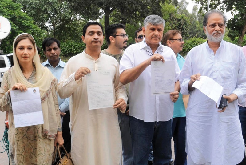all-pti-mpas-from-sindh-submit-resignations-to-party