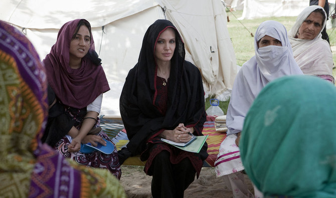 angelina-jolie-reaches-flood-hit-pakistan
