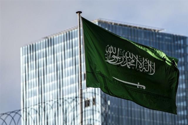 coronavirus-saudi-arabia-bans-arrivals-from-pakistan-india