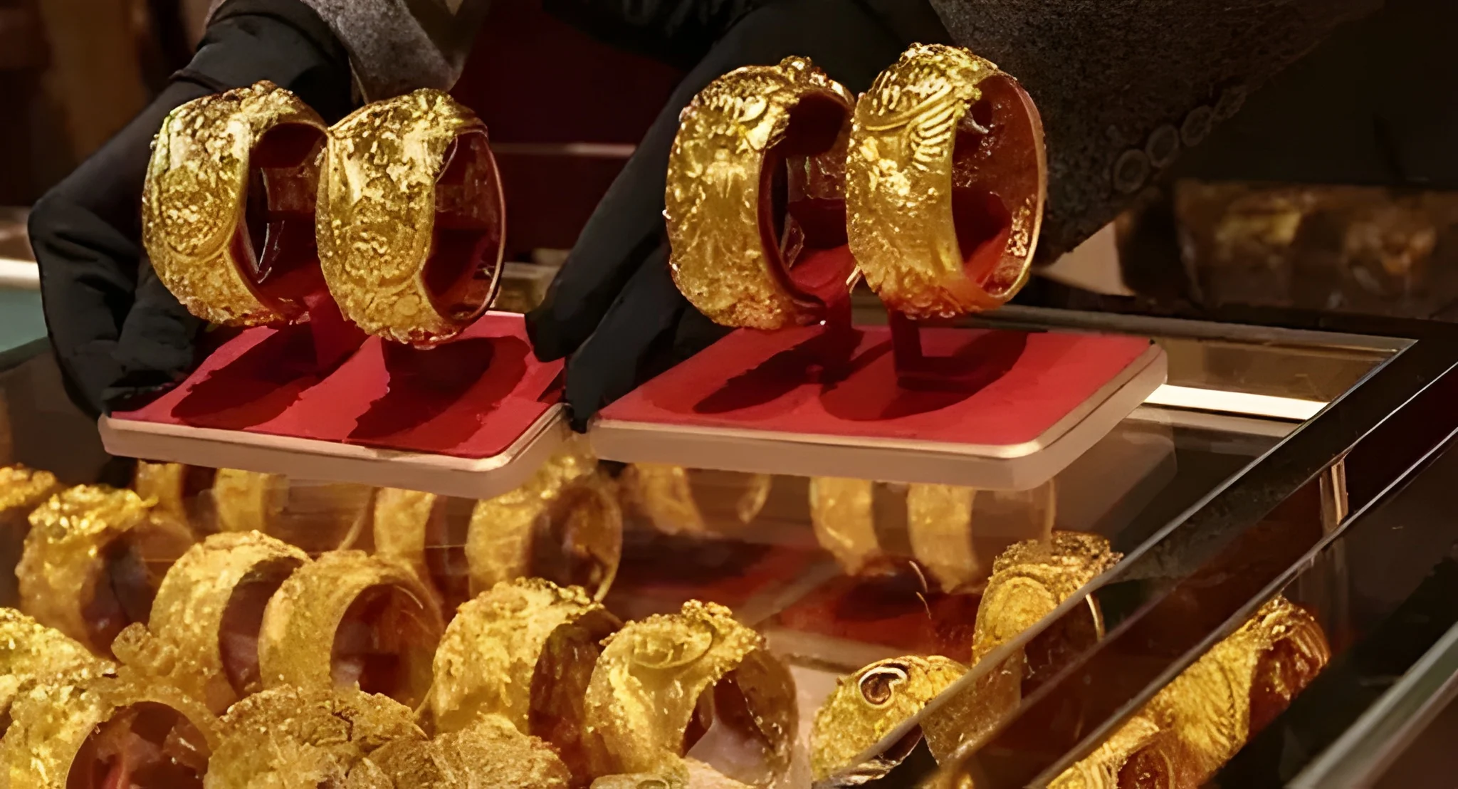 Gold Prices Decline in Pakistan