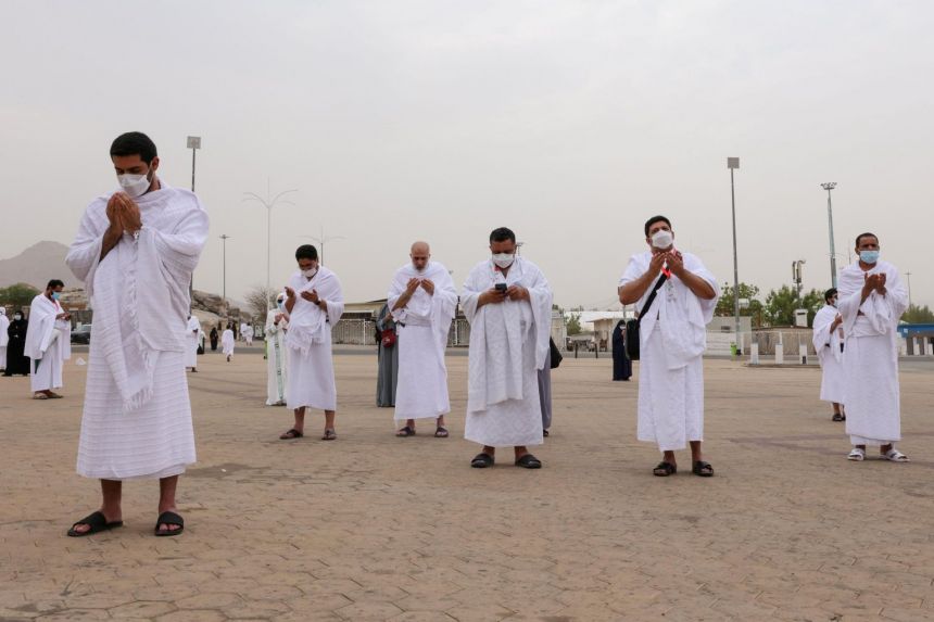 hajj-2021-60-000-pilgrims-flock-to-mount-arafat
