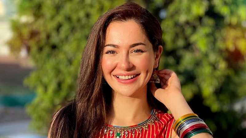 hania-aamir-s-swedish-lookalike-stuns-everyone