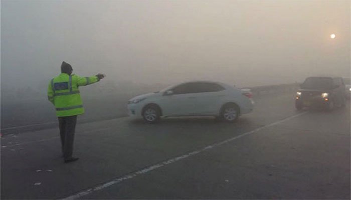 heavy-fog-covers-different-areas-of-punjab-affects-flight-operations-and-roads