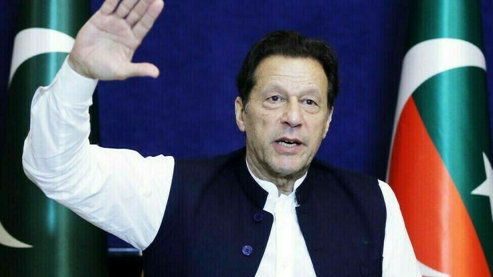 imran-khan-moves-sc-against-attempts-to-dismantle-pti