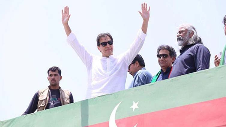 imran-reaches-pindi-to-lead-long-march