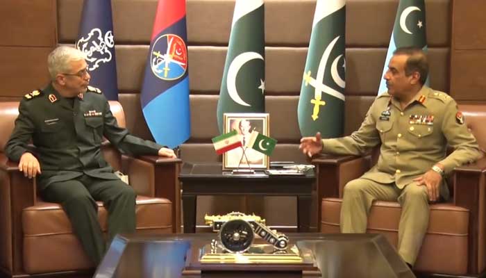 iran-pakistan-discuss-ways-to-increase-cooperation-in-defence-counter-terrorism