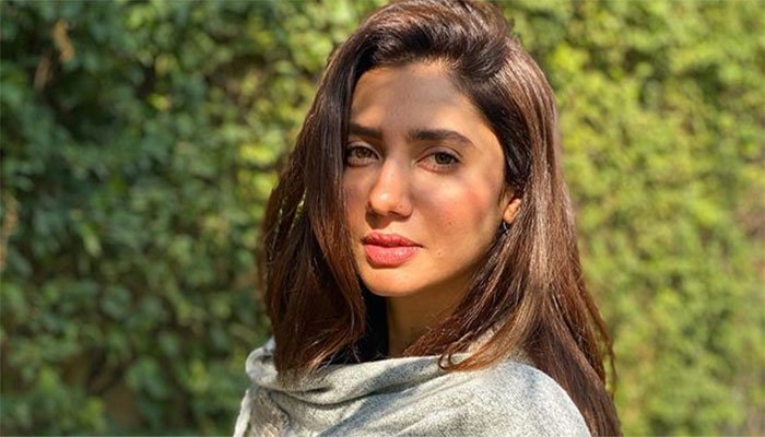 mahira-khan-shares-her-first-look-from-sheheryar-munawar-s-directorial-debut-prince-charming