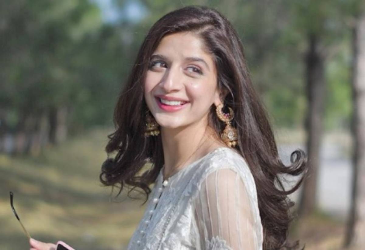 mawra-hocane-fawns-over-lux-style-award-nomination