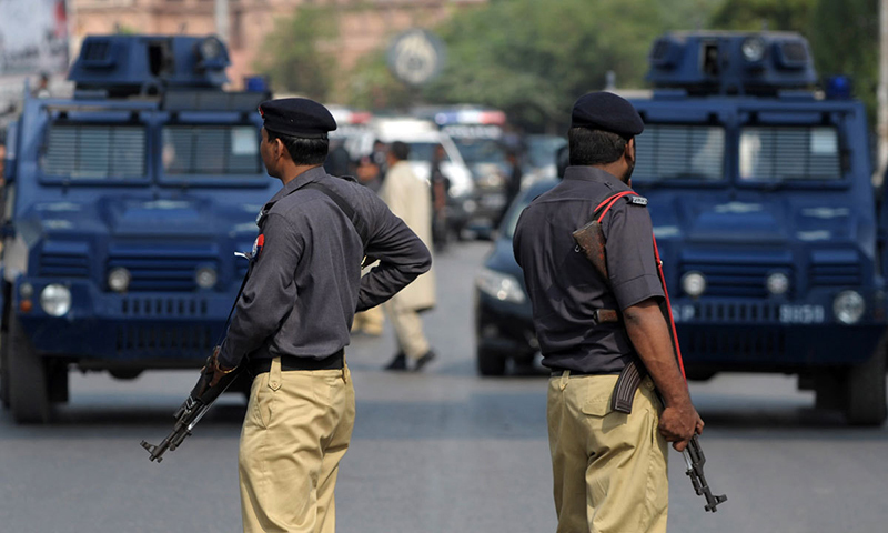most-wanted-gang-of-dacoits-busted-in-karachi-police