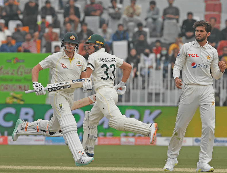 pak-vs-aus-australia-wins-toss-decides-to-bat-first-against-pakistan-in-final-test-battle