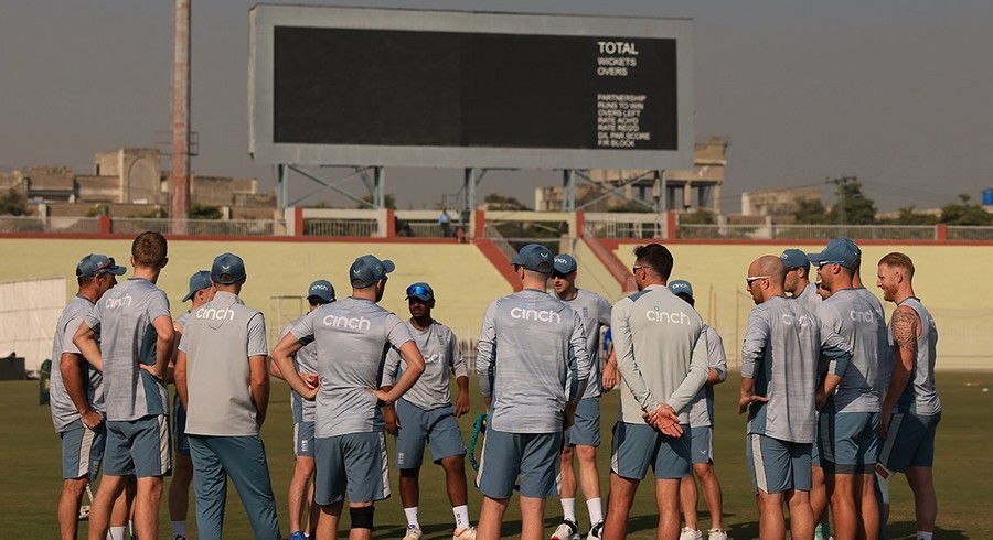 pak-vs-eng-14-members-of-england-squad-affected-by-virus