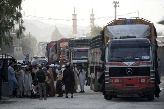pakistan-bans-export-of-212-items-to-afghanistan
