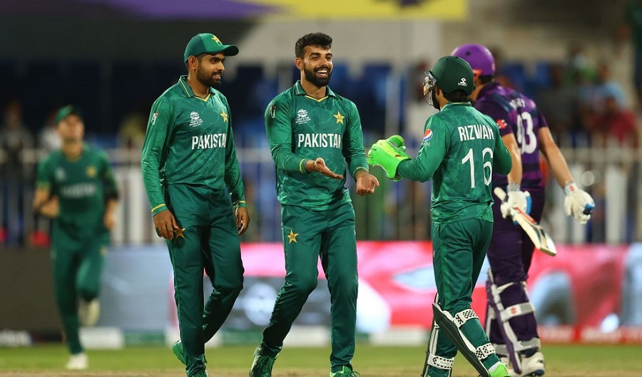 pakistan-crush-scotland-in-fifth-straight-win-to-set-up-australia-semi-final