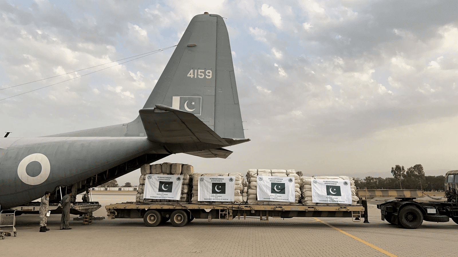 pakistan-dispatches-second-humanitarian-aid-to-ukraine