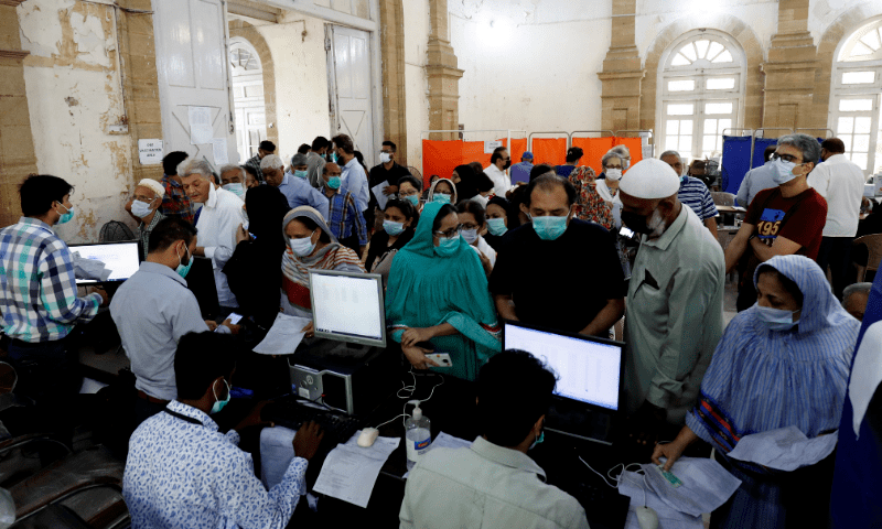 pakistan-s-covid-19-positivity-rate-falls-below-1pc