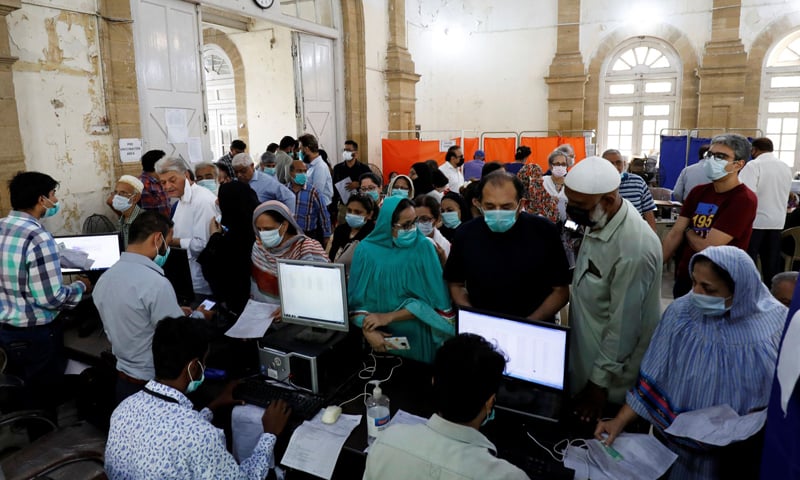 pakistan-s-covid-positivity-rate-cases-soar-overnight