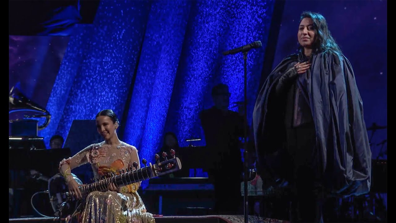 pakistani-singer-arooj-aftab-performs-at-grammys-2023