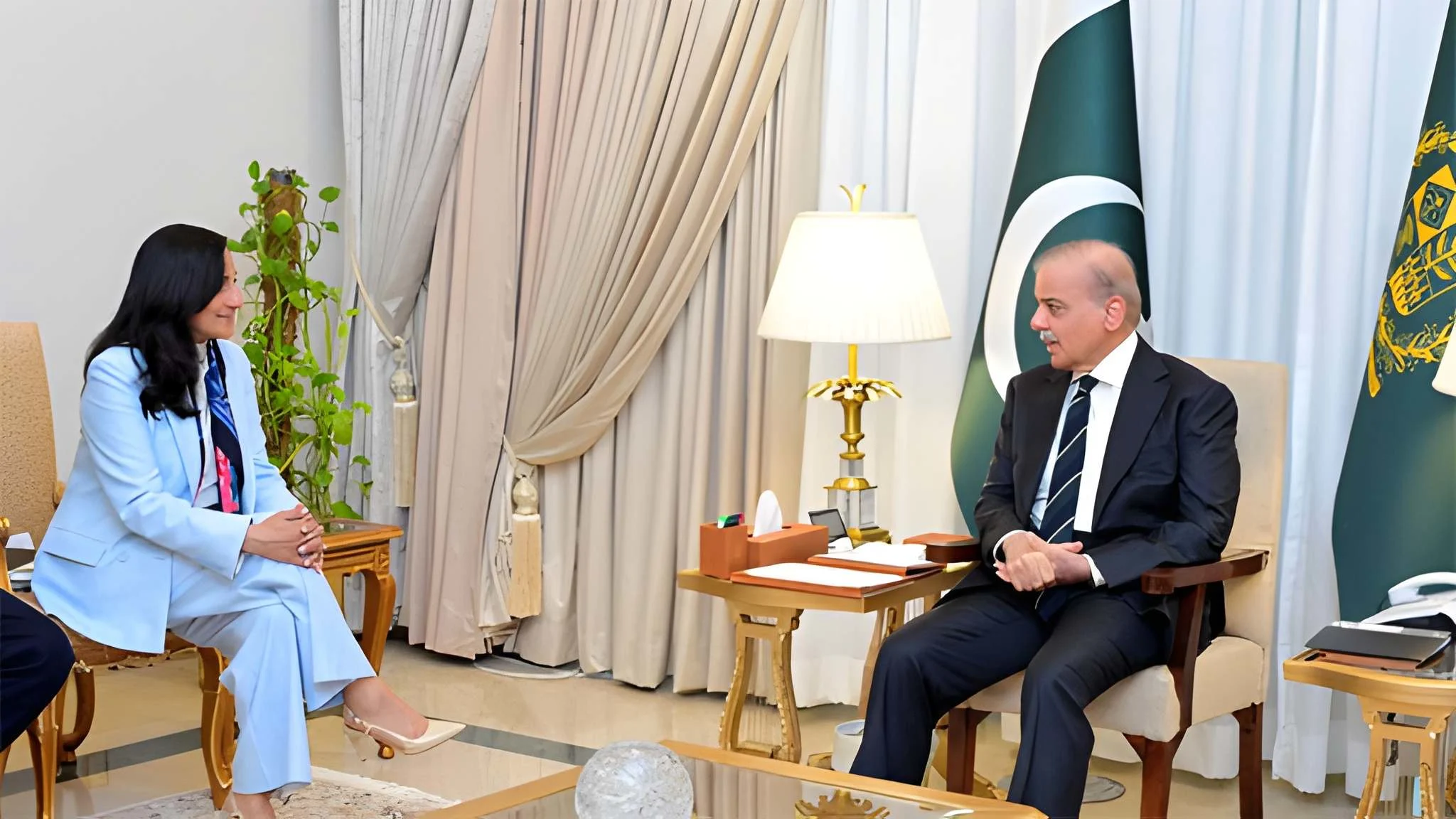 PM calls for stronger Pakistan-Canada ties