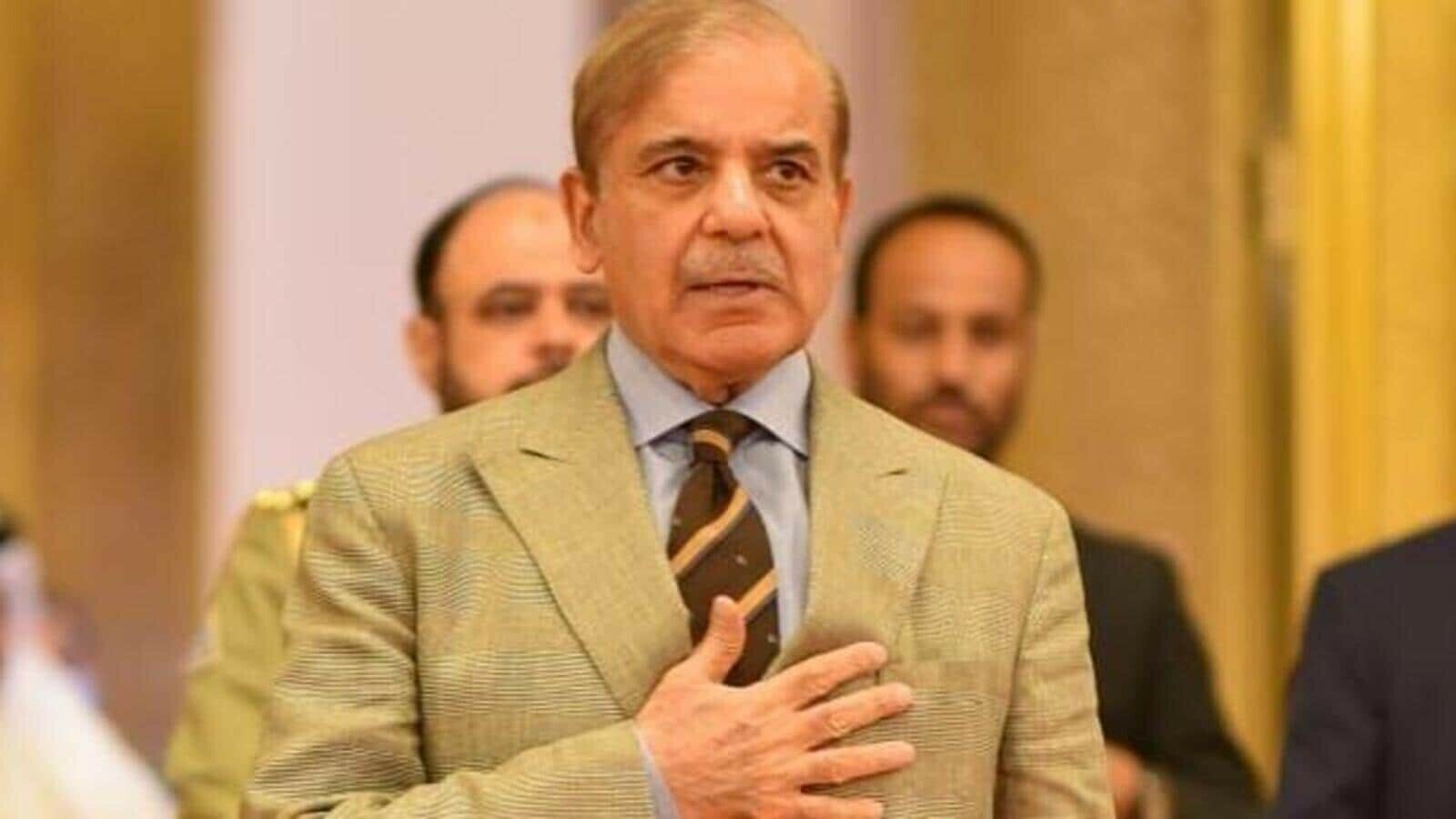 pm-shehbaz-announces-rs5m-aid-for-families-of-each-pti-long-march-victims