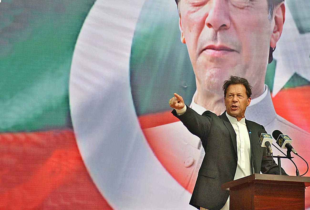 pm-urges-nation-to-attend-pti-s-march-27-gathering