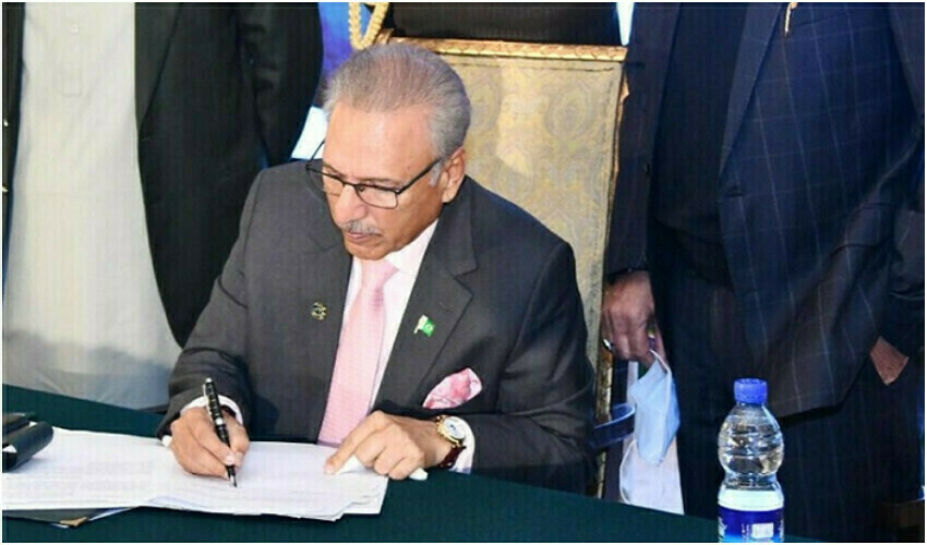 president-consults-legal-teams-of-pti-presidency-law-ministry-on-sc-bill