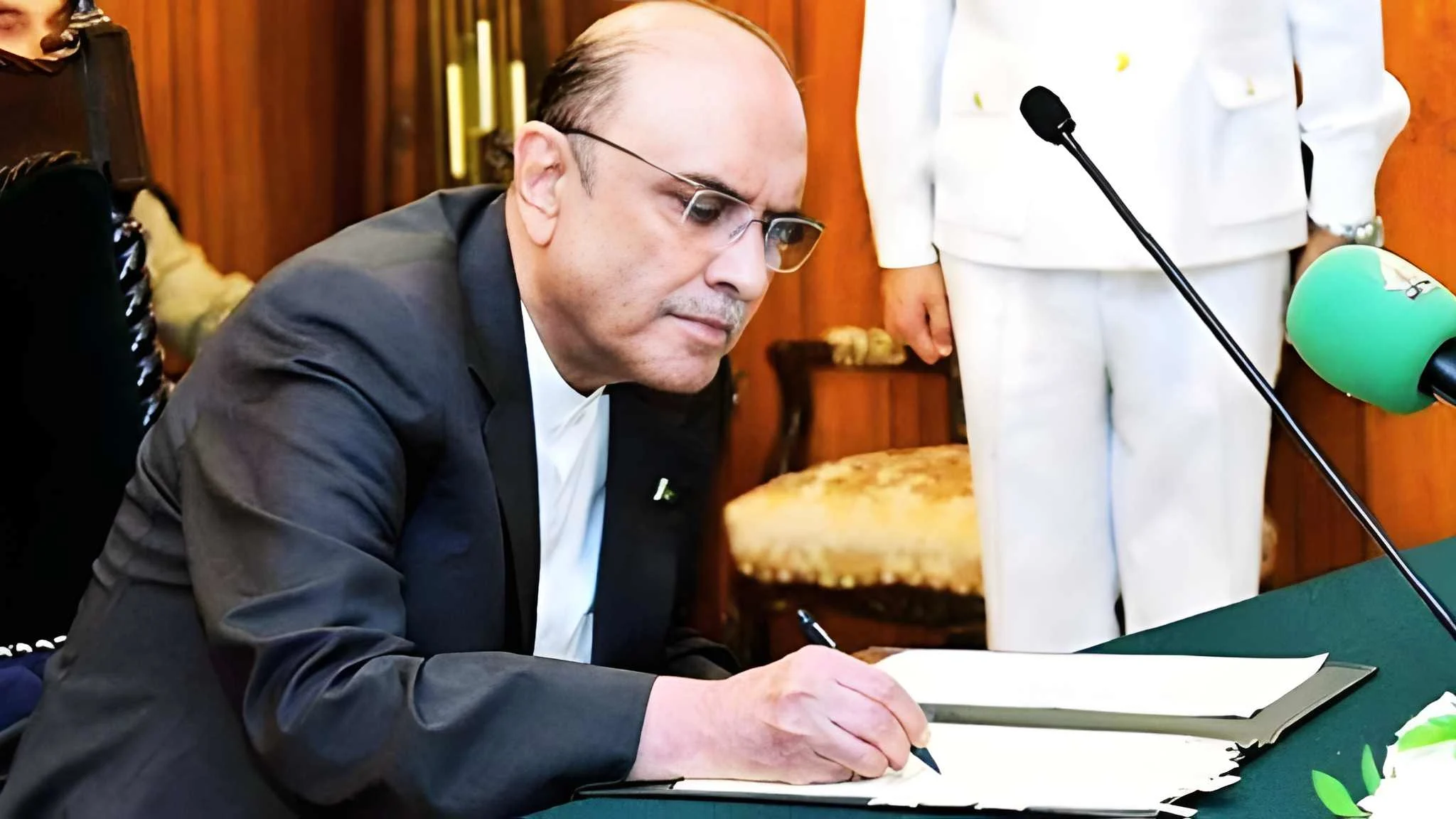 President Zardari approves civil awards for 355 personalities on Independence Day