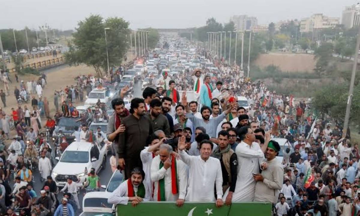 pti-long-march-imran-khan-to-spend-day-7-in-wazirabad
