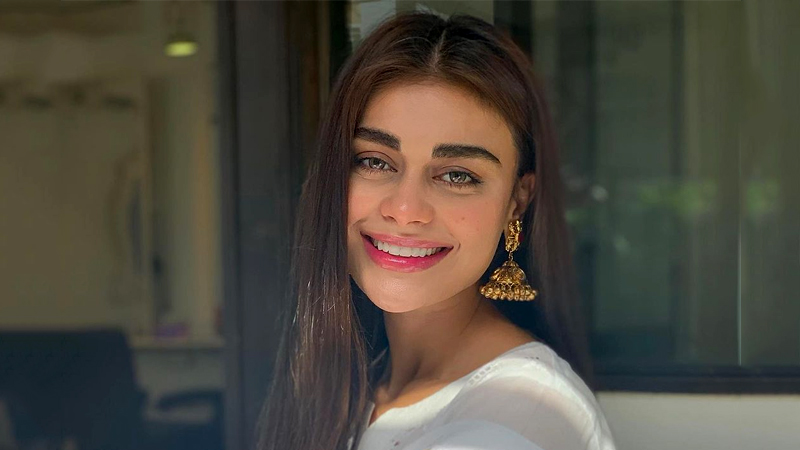 sadaf-kanwal-receives-support-from-celebrities-amid-cyberbullying