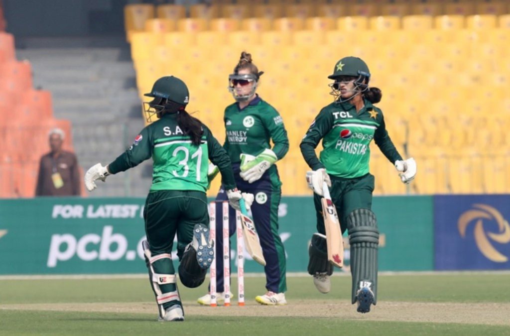 sidra-muneeba-record-partnership-sets-up-128-run-win-for-pakistan-over-ireland