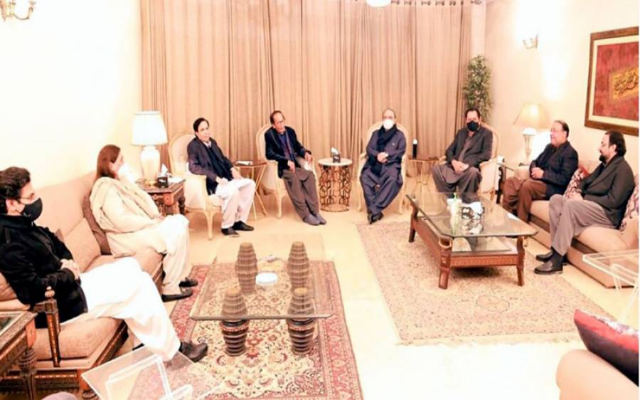 stir-in-pakistani-politics-as-zardari-meets-chaudhry-brothers