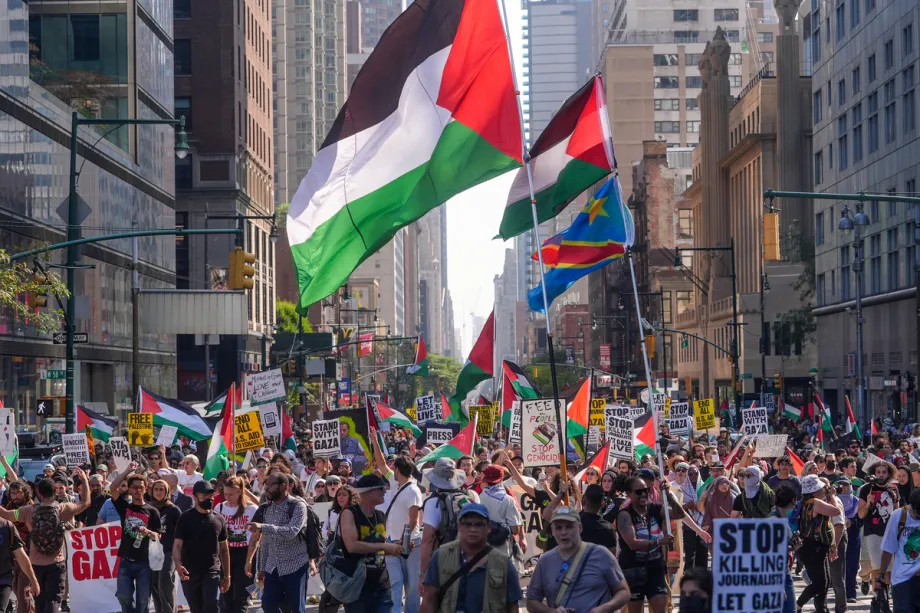 Survey shows growing support among Americans for Palestinians.